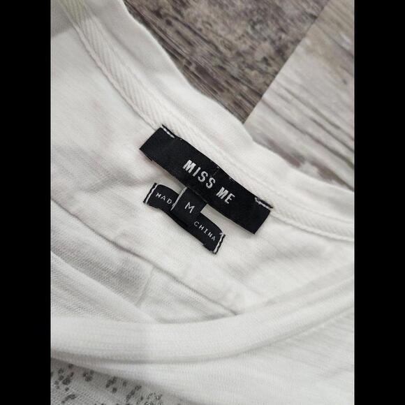 Miss Me Shirt Medium Western Open Back Texas Bull Aztec White Short Sleeve Top - Picture 2 of 5